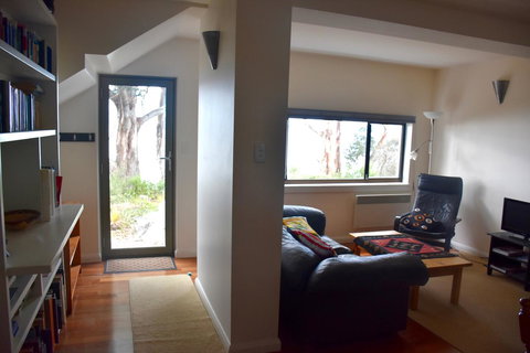 Beachside Taroona With Spa - Accommodation Gold Coast 7