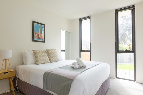 Blessington Beach Retreat - 1 Gold Coast 12