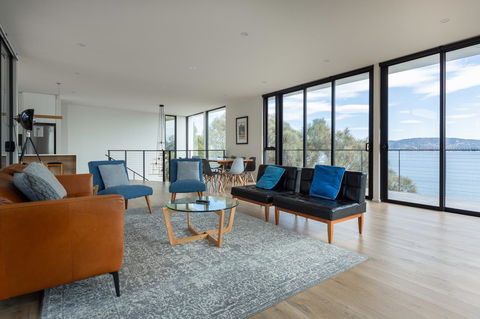 Blessington Beach Retreat - 1 Gold Coast 2