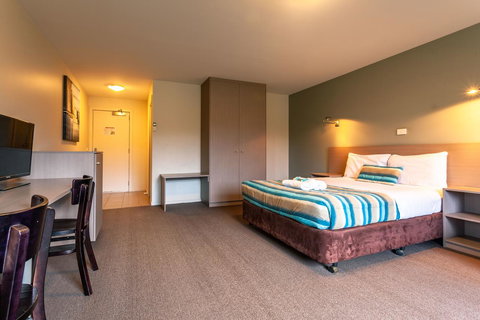 Kingston Hotel - 1 Gold Coast 9