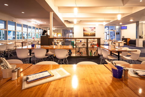 Kingston Hotel - 1 Gold Coast 15