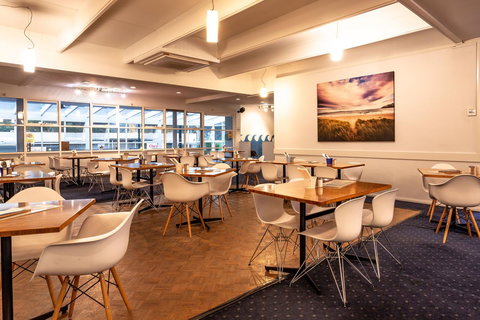 Kingston Hotel - 1 Gold Coast 14