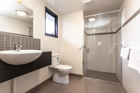 Kingston Hotel - 1 Gold Coast 12