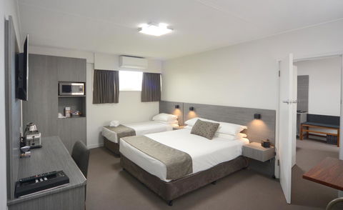 Bridge Hotel - 1 Gold Coast 2