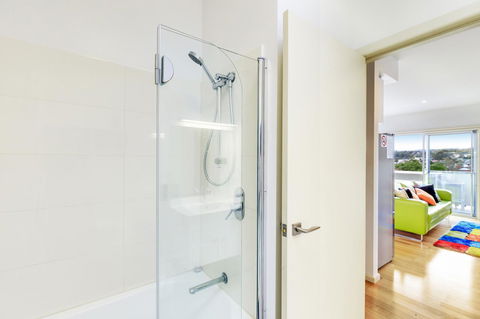 Bellerive Marina View Apartments No 28 - Accommodation Gold Coast 9