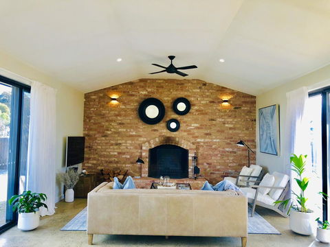 EMBRACING EVANDALE - Hosted By L'Abode Accommodation - Accommodation Gold Coast 0