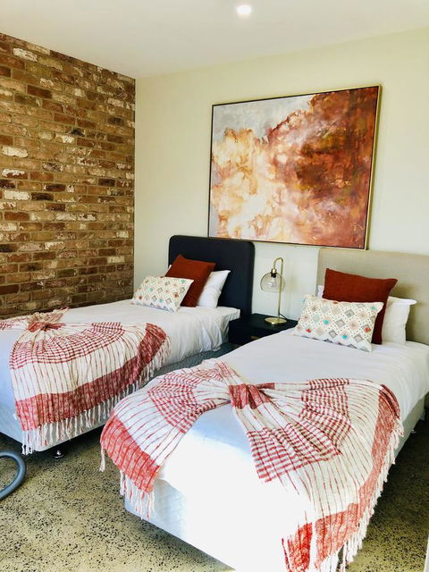 EMBRACING EVANDALE - Hosted By L'Abode Accommodation - Accommodation Gold Coast 4