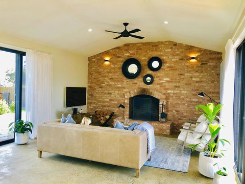EMBRACING EVANDALE - Hosted By L'Abode Accommodation - Accommodation Gold Coast 7