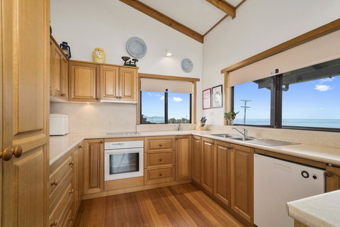 Zenith - Accommodation Gold Coast 8