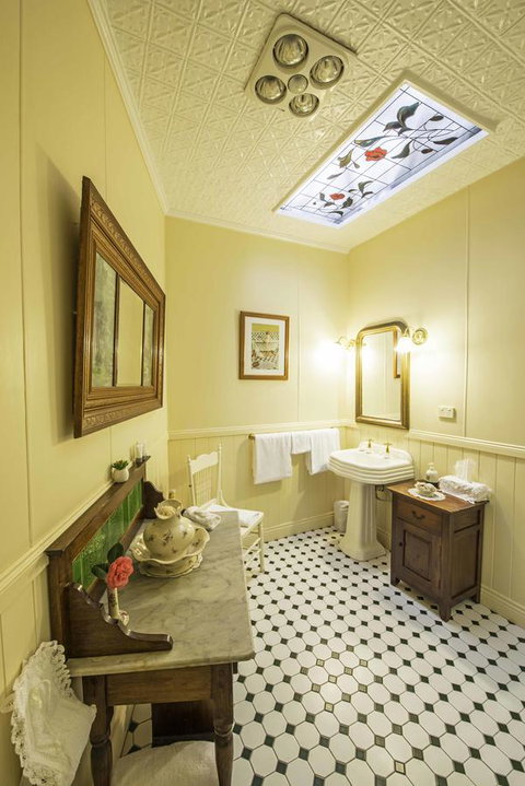 Touchwood Cottages - Accommodation Gold Coast 36