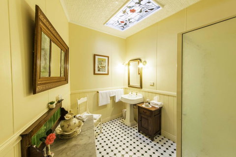Touchwood Cottages - Accommodation Gold Coast 35