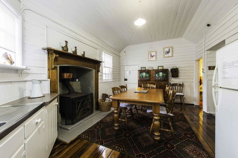 Touchwood Cottages - Accommodation Gold Coast 43