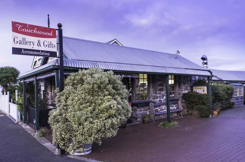 Touchwood Cottages - Accommodation Gold Coast 6