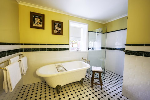 Touchwood Cottages - Accommodation Gold Coast 10