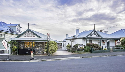 Touchwood Cottages - Accommodation Gold Coast 0