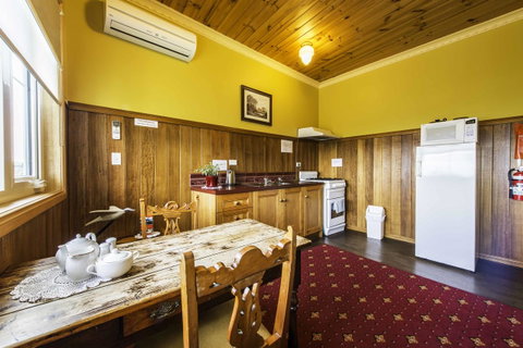 Touchwood Cottages - Accommodation Gold Coast 39