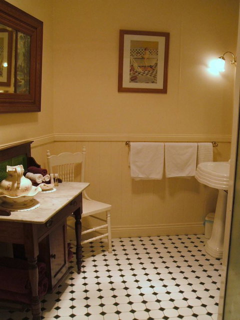 Touchwood Cottages - Accommodation Gold Coast 21