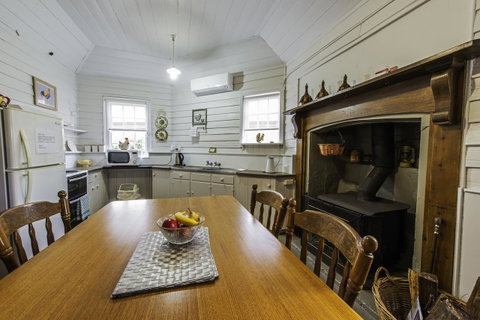 Touchwood Cottages - Accommodation Gold Coast 14