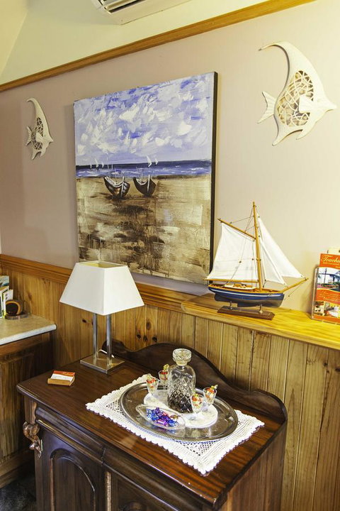 Touchwood Cottages - Accommodation Gold Coast 7