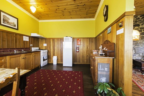 Touchwood Cottages - Accommodation Gold Coast 40