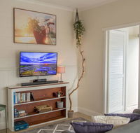 New Aptmnt Only 5 Mins To Mona Gallery - Accommodation Gold Coast