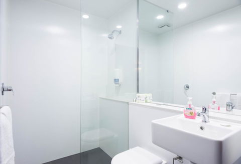 Buller Central Hotel - Gold Coast 4U 5