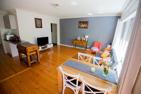 Flora Hill Creek Views - Gold Coast 4U 0