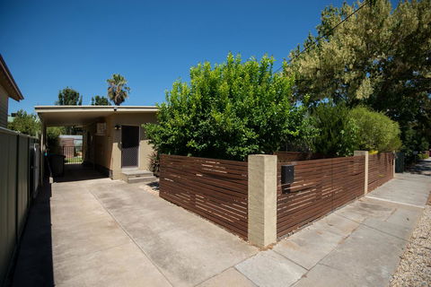 Flora Hill Creek Views - Gold Coast 4U 16