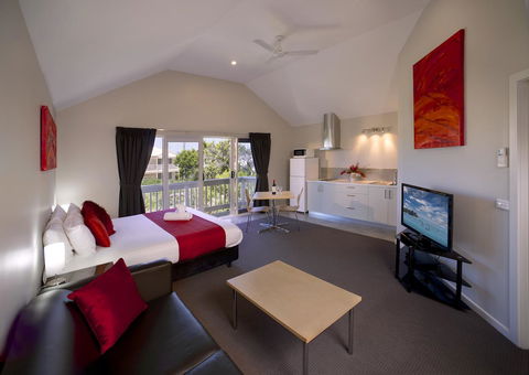 Boathouse Resort Studios And Suites - Accommodation Gold Coast 10