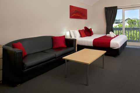 Boathouse Resort Studios And Suites - Accommodation Gold Coast 15