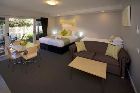 Boathouse Resort Studios And Suites - Accommodation Gold Coast 11