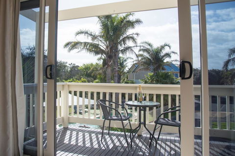 Boathouse Resort Studios And Suites - Accommodation Gold Coast 9