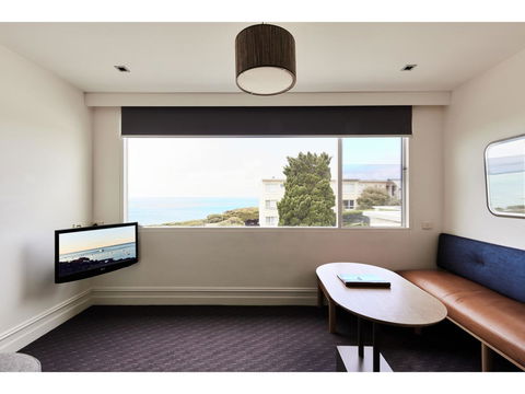 Hotel Sorrento - Accommodation Gold Coast 9