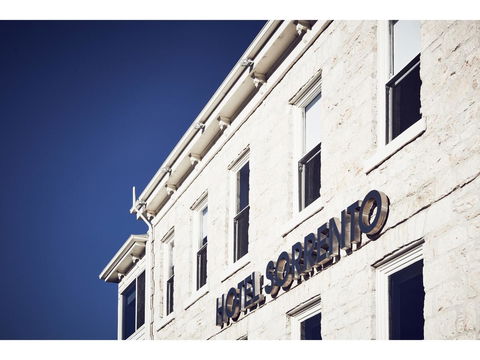 Hotel Sorrento - Accommodation Gold Coast 24