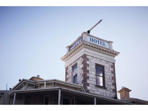 Hotel Sorrento - Accommodation Gold Coast 0