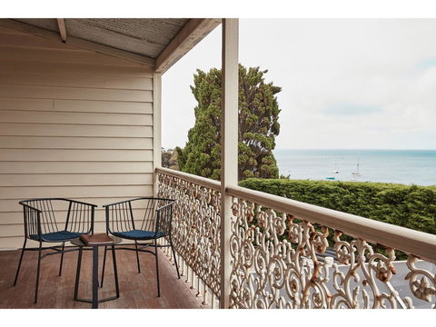 Hotel Sorrento - Accommodation Gold Coast 1