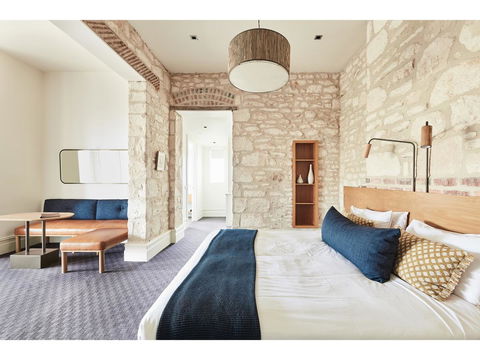 Hotel Sorrento - Accommodation Gold Coast 2