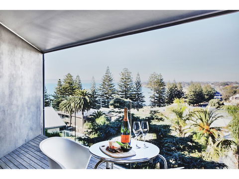 Hotel Sorrento - Accommodation Gold Coast 25