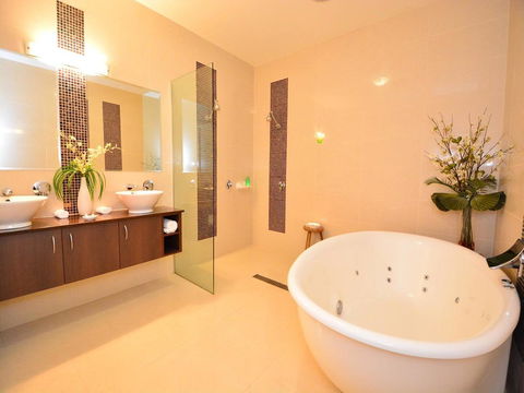 Mornington Hotel - Accommodation Gold Coast 25