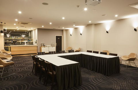 Mornington Hotel - Accommodation Gold Coast 14