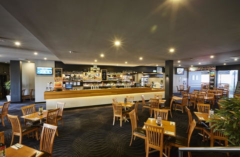 Mornington Hotel - Accommodation Gold Coast 10