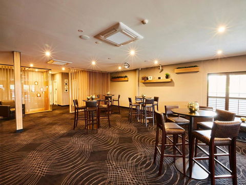 Mornington Hotel - Accommodation Gold Coast 16