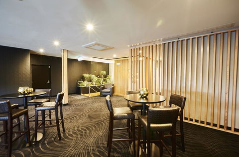 Mornington Hotel - Accommodation Gold Coast 13