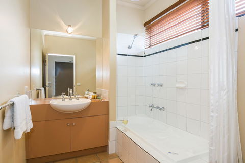 Lorne Surf Apartments - Gold Coast 4U 25