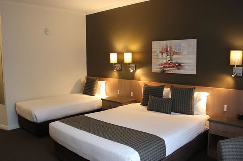 Swan Hill Resort - Gold Coast 4U 17