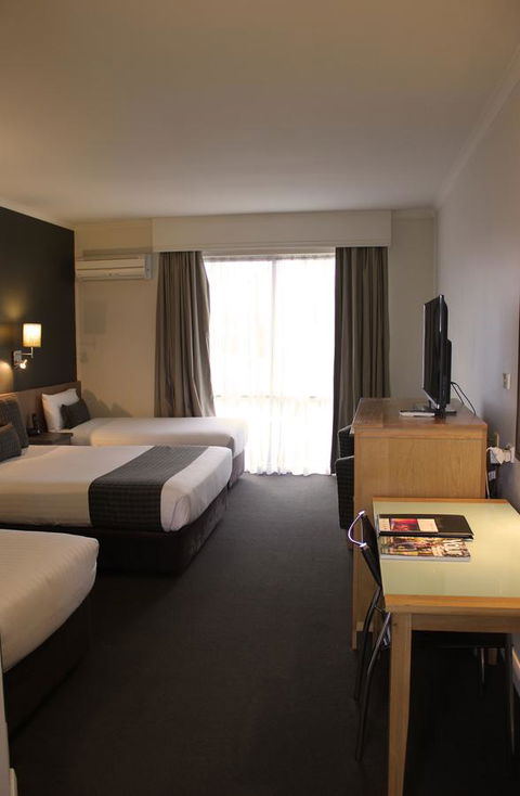 Swan Hill Resort - Gold Coast 4U 18
