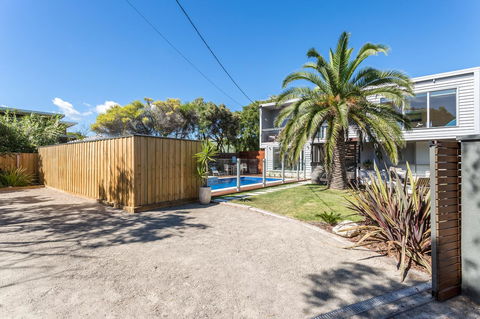 Front Beach House - Accommodation Gold Coast 5