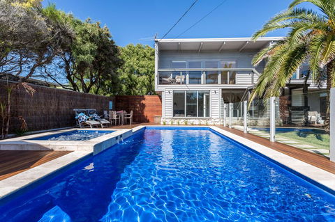 Front Beach House - Accommodation Gold Coast 0