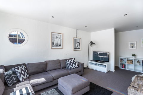Front Beach House - Accommodation Gold Coast 10