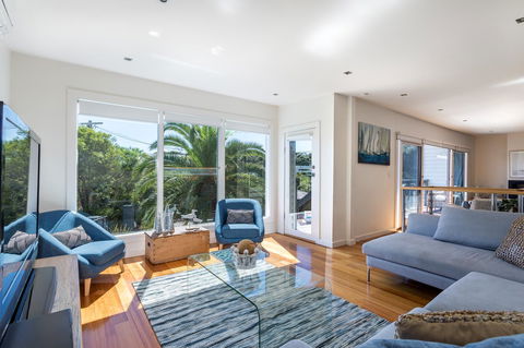 Front Beach House - Accommodation Gold Coast 1